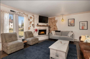 Fun + Cozy Winter Park Condo, 3.5 miles to resort